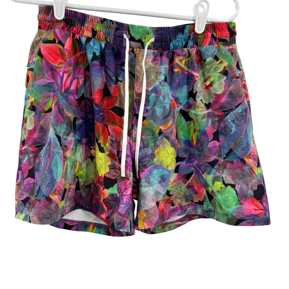 Lululemon Athletica Multicolor Floral pool shorts swim 5” colorful M vacation